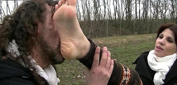  UI041-In the Country With Leila-Foot Fetish Humiliation
